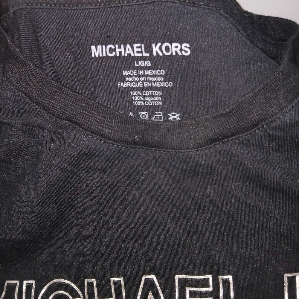 2 Shirt Bundle Michael Kors Tee Shirt Bundle. Both For 1 Price. - Picture 2 of 4